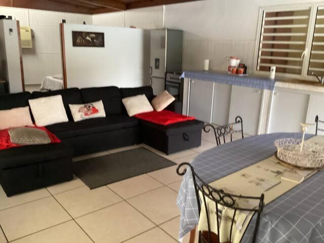 Appartement Dans Propriete Reposante Saint Benoit Luaran gambar
