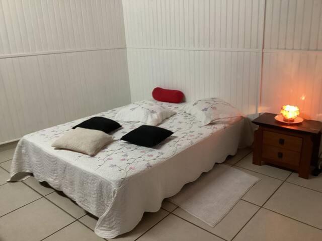 Appartement Dans Propriete Reposante Saint Benoit Luaran gambar